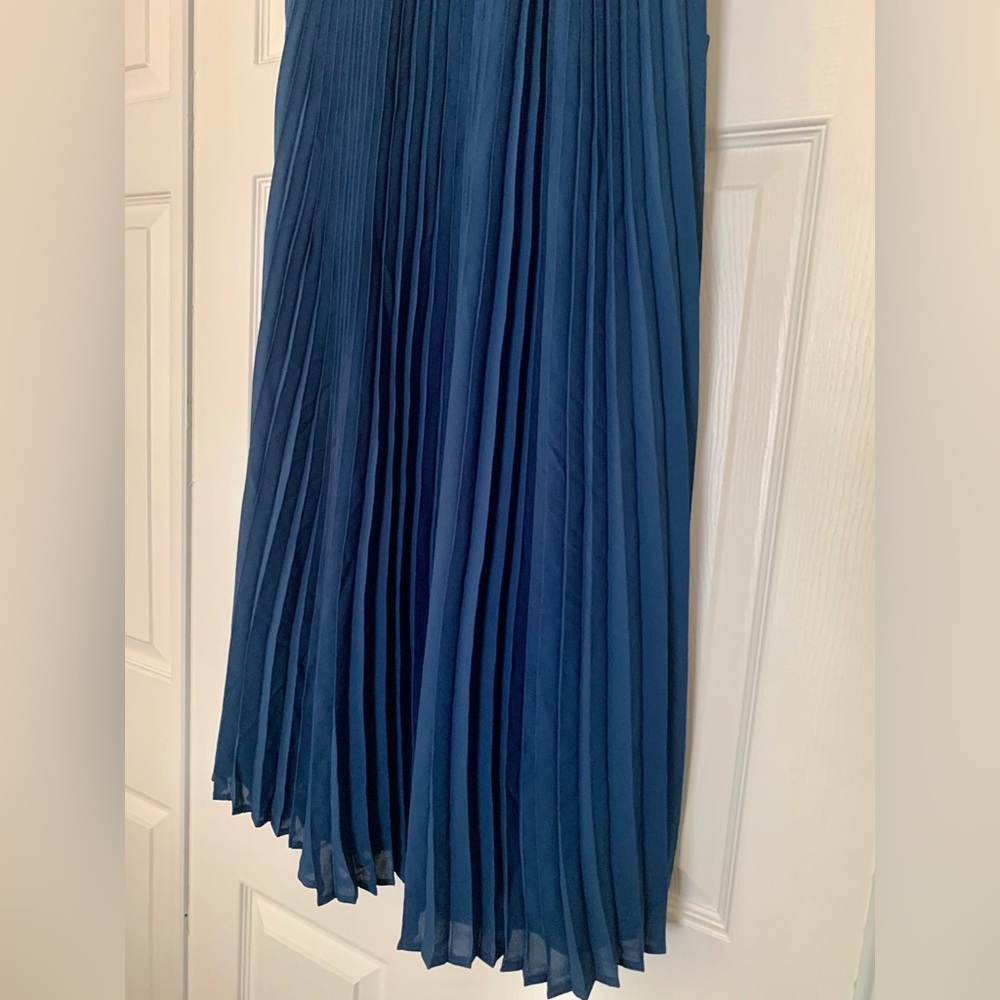 Express Dress - Picture 5 of 13